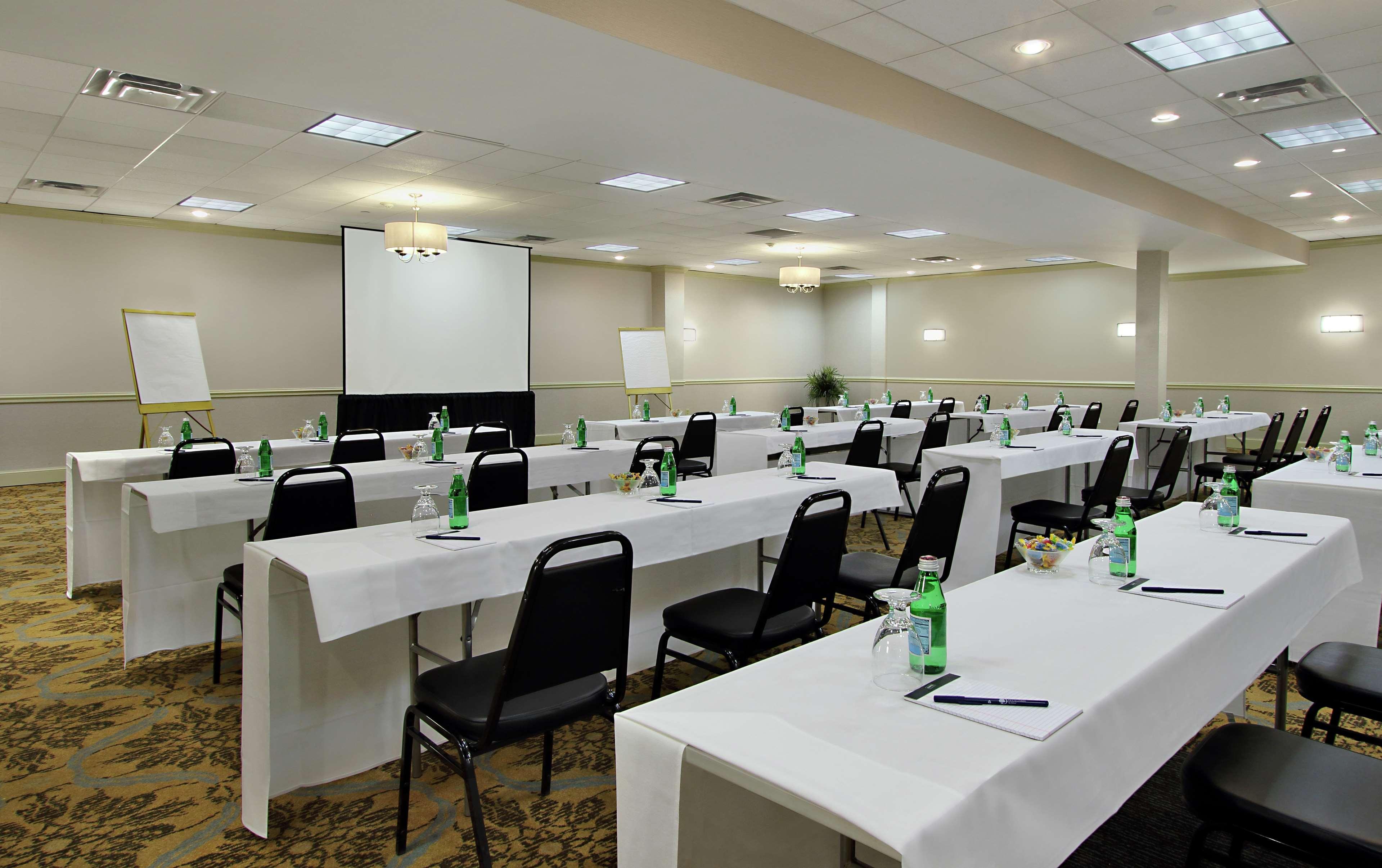 Hotel Doubletree By Hilton Mahwah Exteriér fotografie