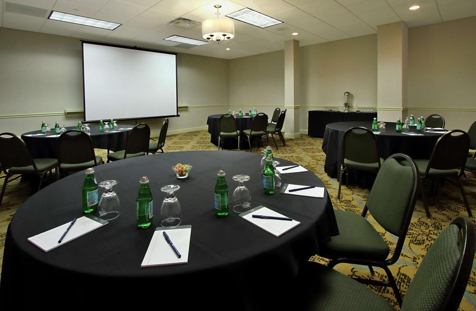 Hotel Doubletree By Hilton Mahwah Exteriér fotografie