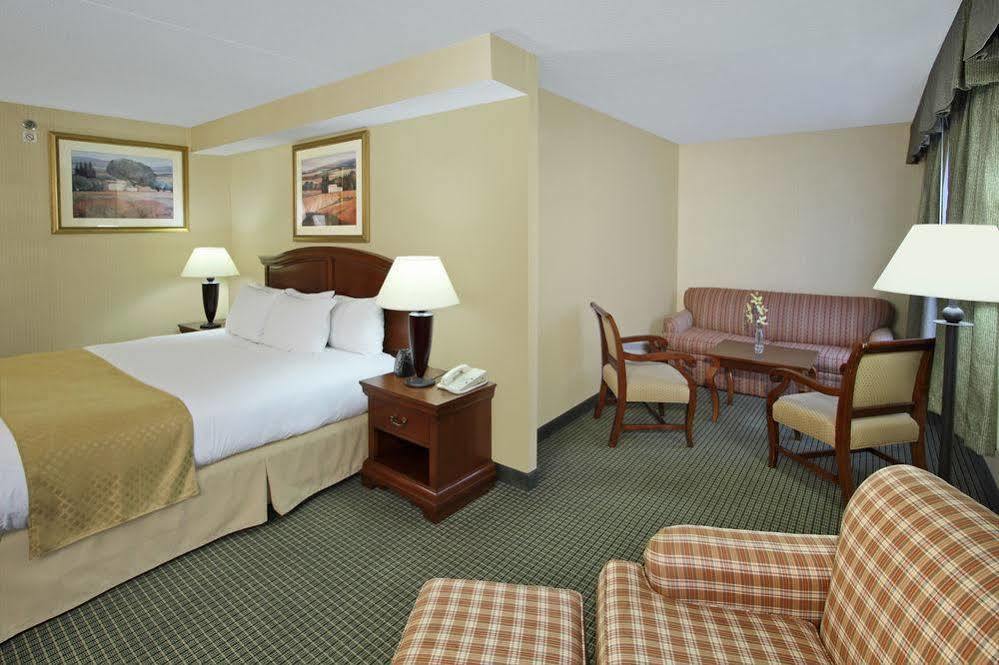 Hotel Doubletree By Hilton Mahwah Exteriér fotografie